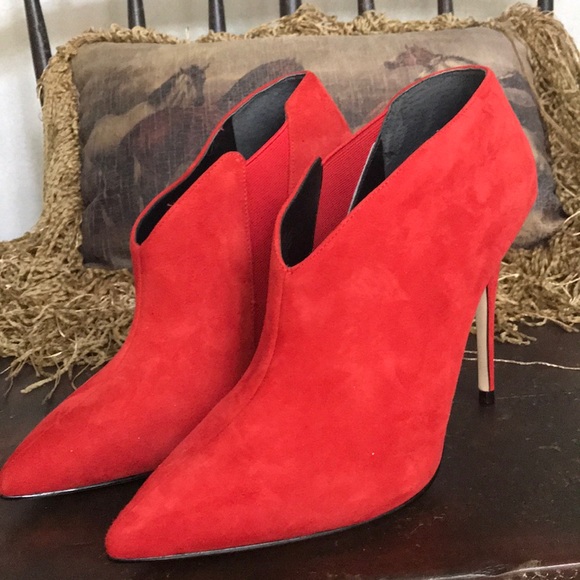 Guess Gorgeous Cherry Red Suede Heels. Size 6. - Picture 4 of 7
